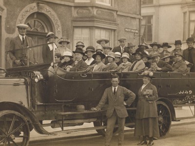 Autofahren anno 1925 - Blech, Holz und eine Portion Mut