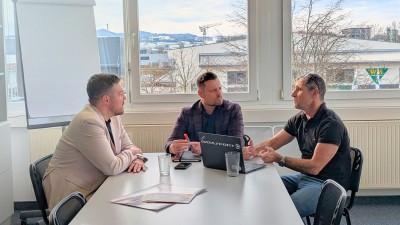 Ausdauer zahlt sich aus - Gemeinsam zum bAV-Erfolg bei Datasport: Gesch&auml;ftsbesprechung