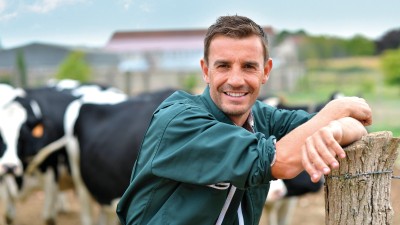 Landwirtschaft: Ein Milchbauer auf seiner Weide