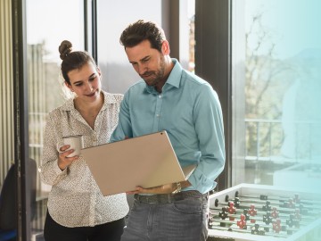 Betriebliche Altersvorsorge: Besprechung im Büro